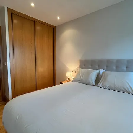 Coruna House דירה *